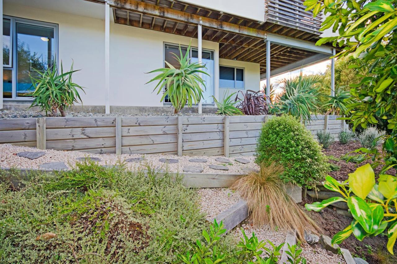 Above The Cut Vila Nelson Exterior foto